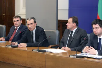 БСП и ДПС обсъждат с Орешарски ключови мерки в Боровец