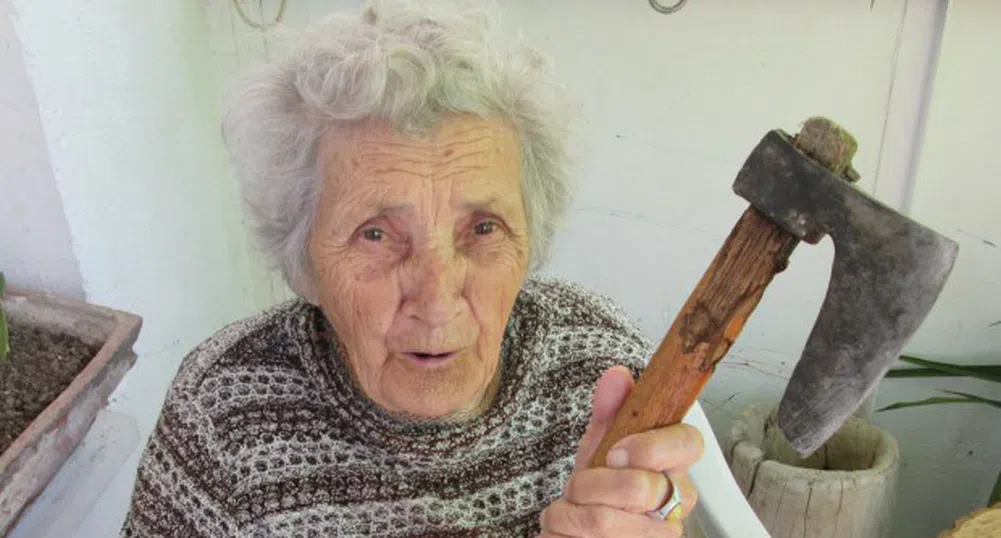 Тази българска баба е хит в eBay