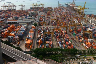 Китай с най-висок месечен търговски излишък от над три години