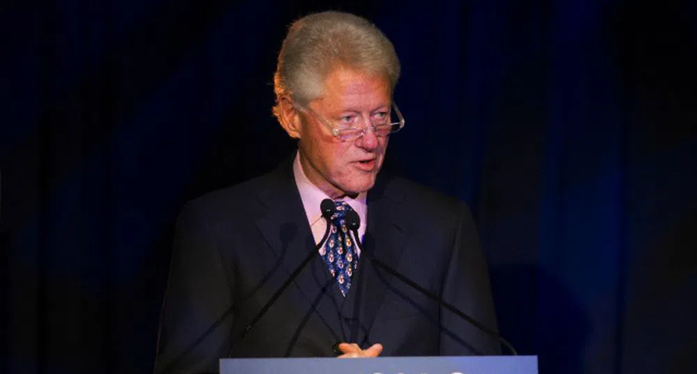 Бил Клинтън заработил повече пари от шефа на Boeing през 2011 г.
