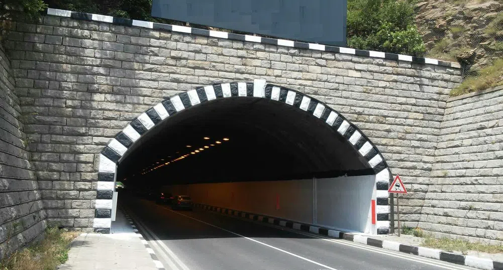 За Гърция вече се пътува през обновения тунел Железница (снимки)