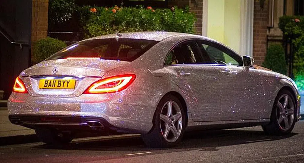 Рускиня продава Mercedes покрит с кристали Swarovski в eBay