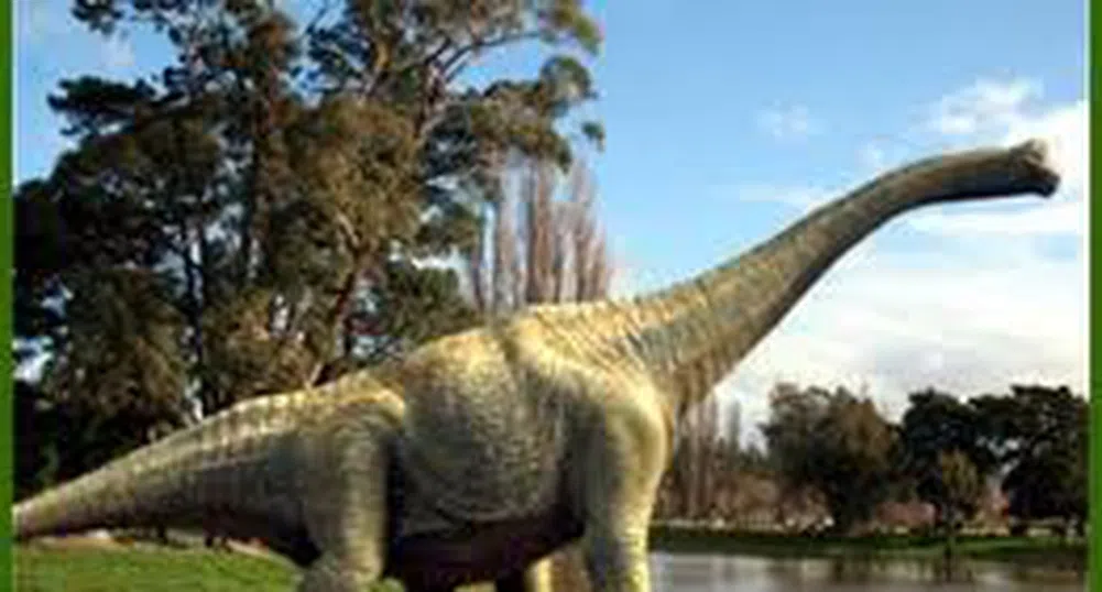 Милиардер преговаря със създателите на Доли за клонинги на динозаври