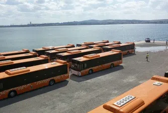 Новите софийски автобуси пристигнаха на пристанището в Бургас
