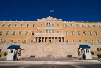 Гръцки синдикати призовават за превземане на парламента