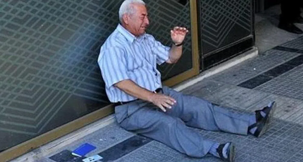 Бизнесмен ще плаща пенсията на разплакания гръцки пенсионер