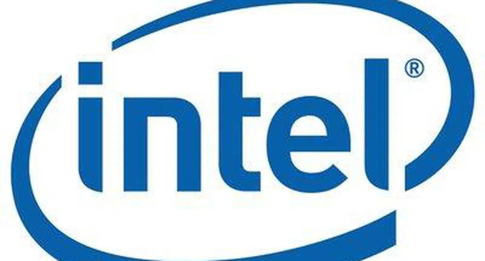 Intel показа лаптоп с четири дисплея