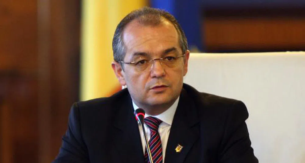 Отстранен е румънският вътрешен министър