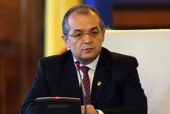 Отстранен е румънският вътрешен министър