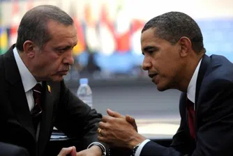 Снимка на Обама с бухалка разгневи турски политици