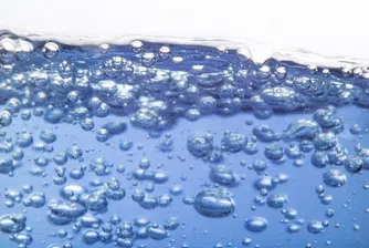 Газираната вода здравословна ли е колкото обикновената?