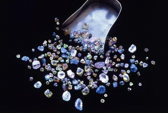 Рускиня намери 500 диаманта в асансьор