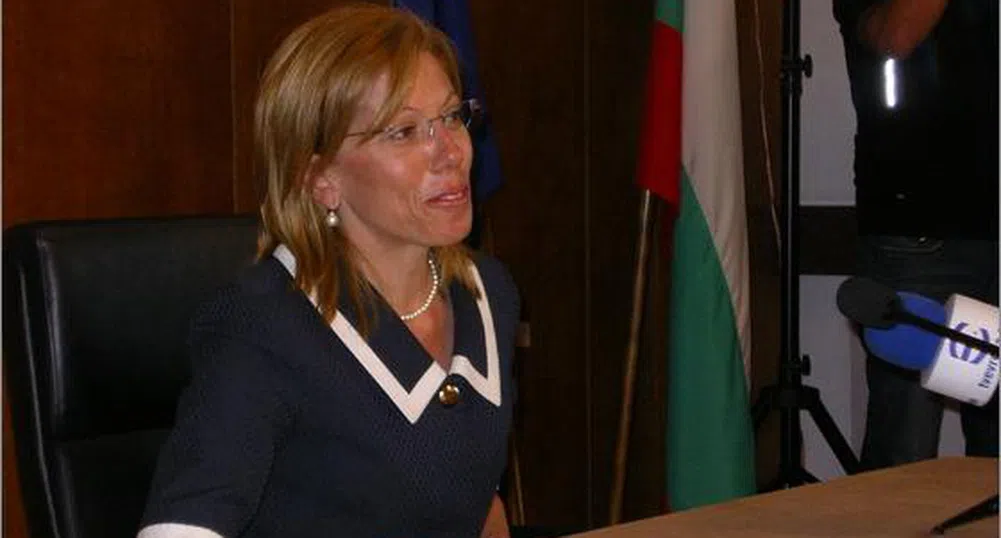 Монд: Евродепутати искат оттегляне на Желева