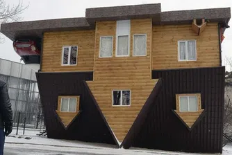 Обърната къща хит в Русия
