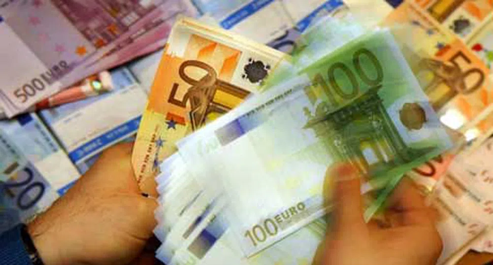 Еврото губи спрямо всички основни валути