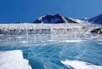 Арктика се смалява, Антарктида се разширява