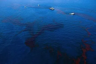 Разливът вече струва на BP по 100 млн. долара на ден