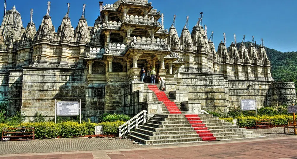 Великолепният Ранакпур – храмът с 1444 колони