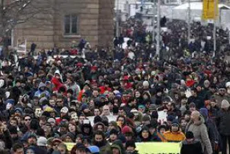 Десетки хиляди българи излязоха на улицата на националния празник