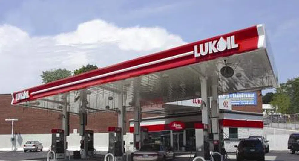 Лукойл: Поемаме част от скока на петрола с печалбата си