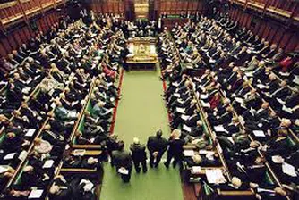 Британските депутати си увеличават заплатите напук на икономиите
