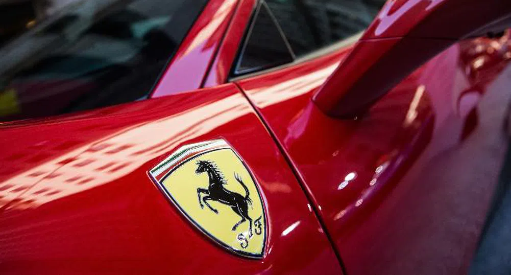 Ferrari поскъпна с 6% в дебюта си