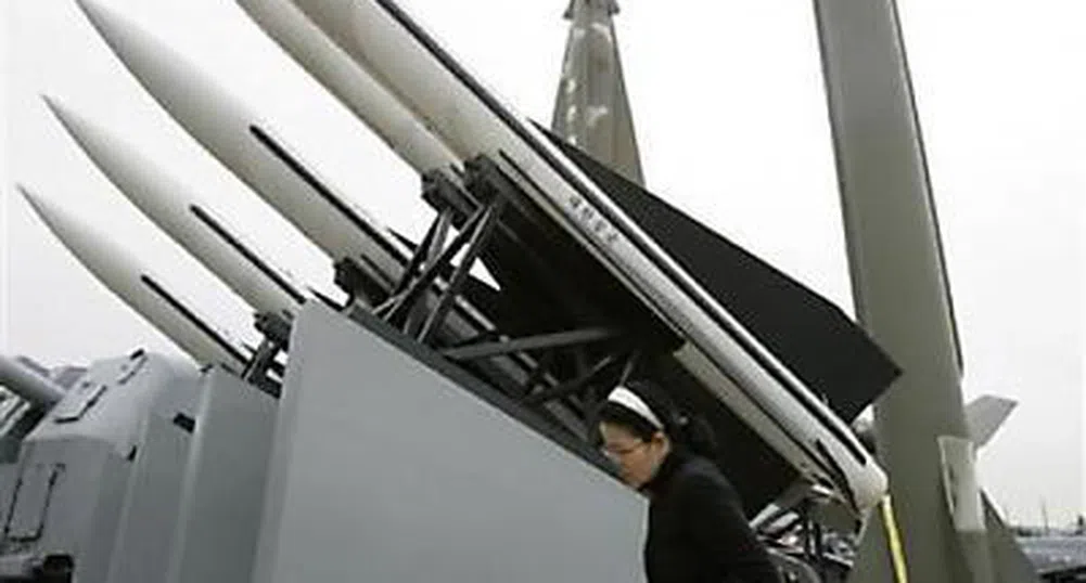 Северна Корея приведе в бойна готовност ракети земя-въздух
