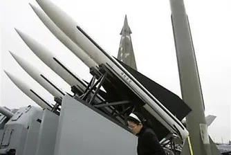 Северна Корея приведе в бойна готовност ракети земя-въздух