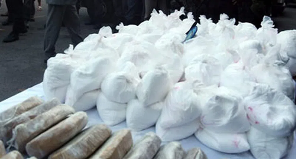Властите в Колумбия намериха 2 тона кокаин на изоставено корабче