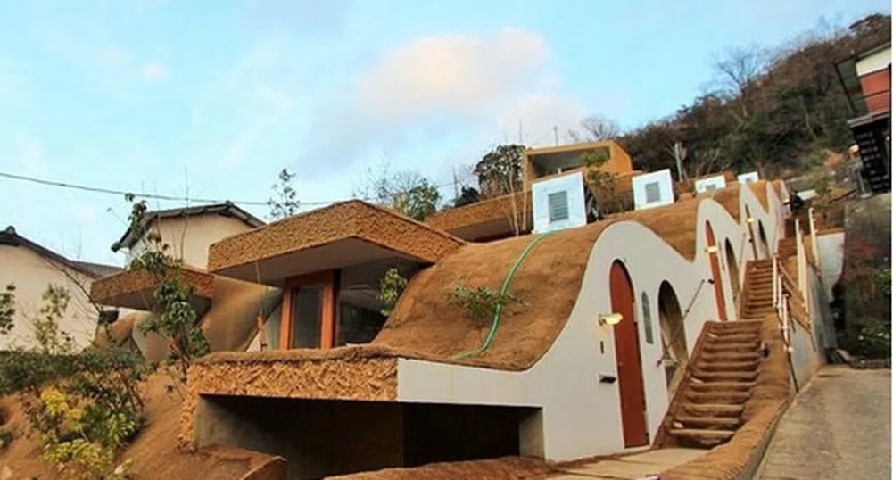 Японски жилищен комплекс е истинско село на хобитите
