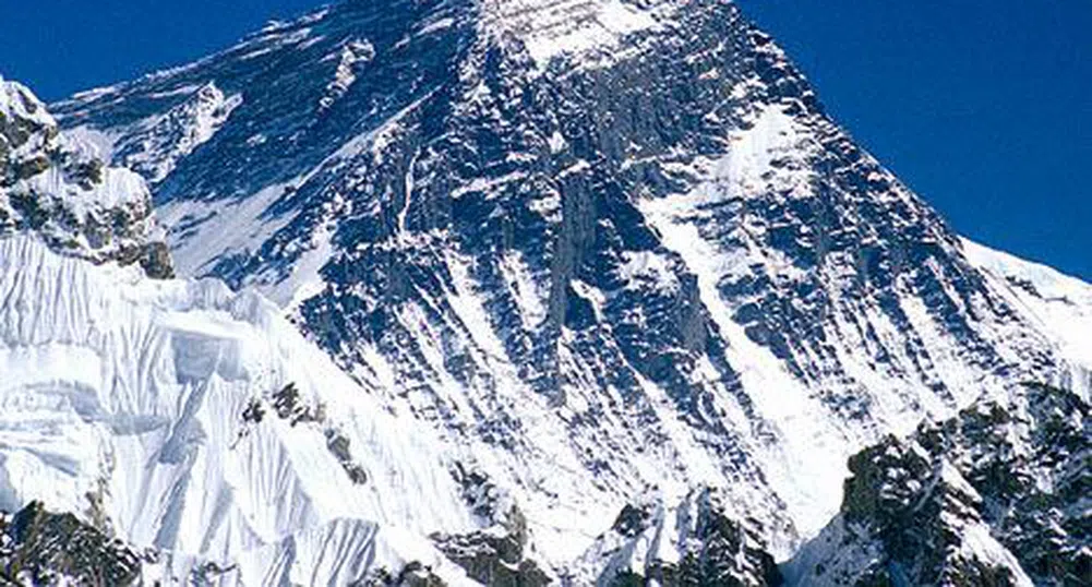 Китай и Непал: Еверест е точно 8848 м