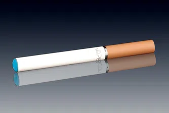 Кейт Мос плати 2000 паунда за транспорт на електронната си цигара