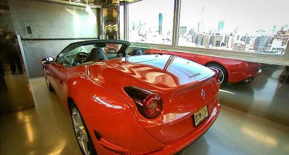 Това Ferrari има най-добрата гледка в Манхатън