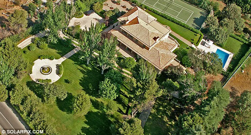 Дейвид Бекъм продаде луксозното си имение в Мадрид
