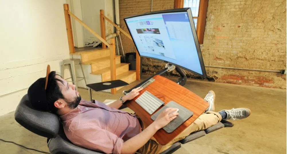 С това бюро можете да работите легнали