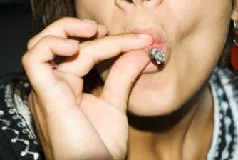 Алкохолът и цигарите - по-вредни от LSD, канабис и екстази