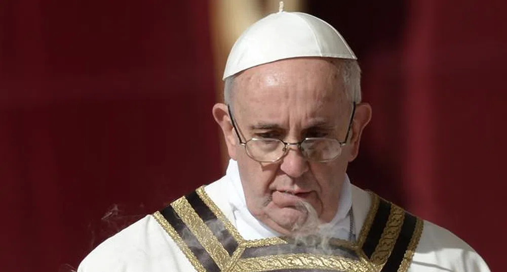Папа Франциск получи символите на властта