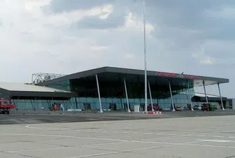 Отворени са летищата Бургас и Пловдив