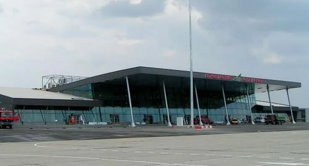 Отворени са летищата Бургас и Пловдив
