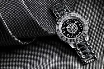 Продават часовници на Dior за милиони