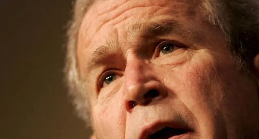 Джордж Буш предпочете Facebook пред Twitter