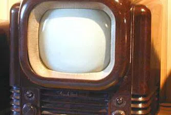 75-годишен телевизор бе продаден за 16 800 лири