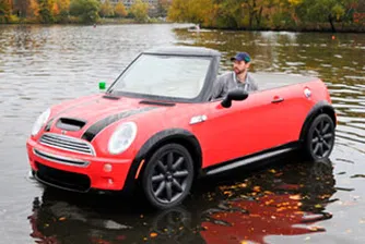 Mini накара кабриолет Cooper да се движи по вода