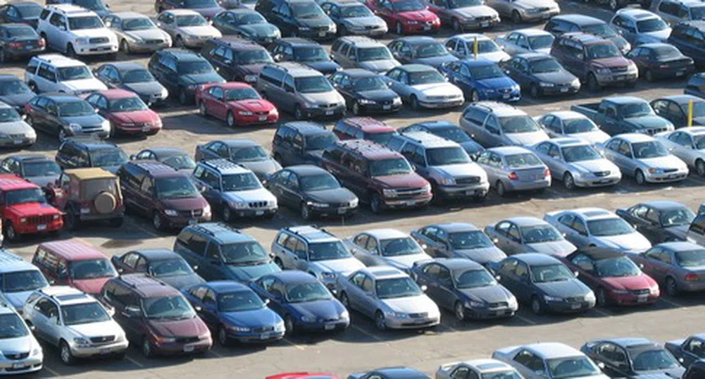 Спад в цените на колите втора употреба след градушката в София