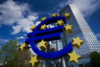 Еврото остава в отбранителна позиция преди срещата на ЕЦБ