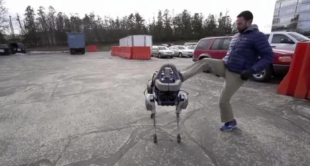Google представи невероятен малък робот (видео)
