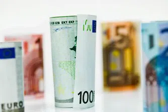 Еврото пада до ново 4-годишно дъно