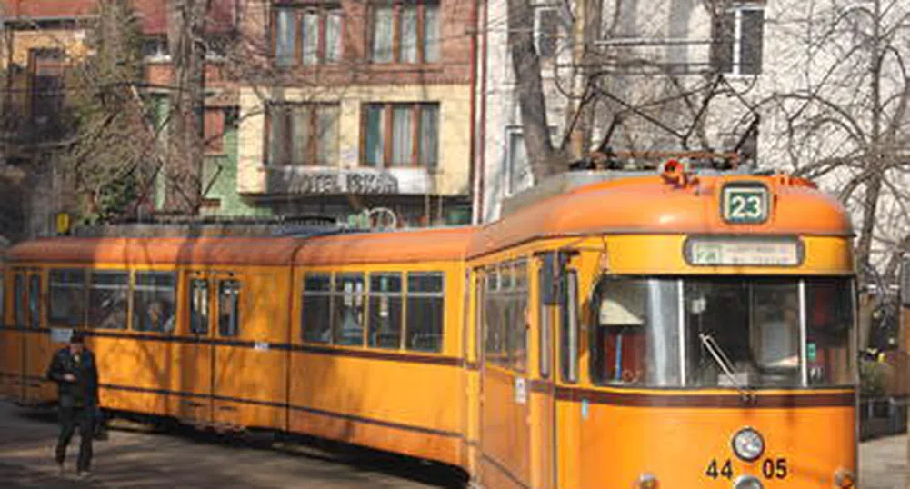 Тежка катастрофа между трамвай и автомобил в София