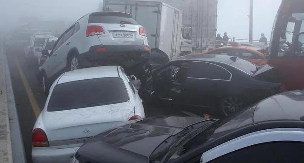 Верижна катастрофа със 100 коли в Южна Корея (снимки)