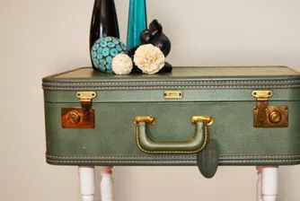 Направи си сам: Елегантна масичка от стар куфар